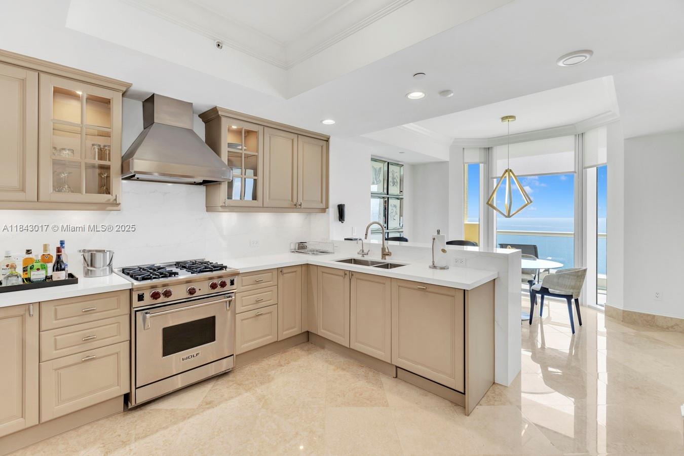 image Acqualina Ocean Residence10