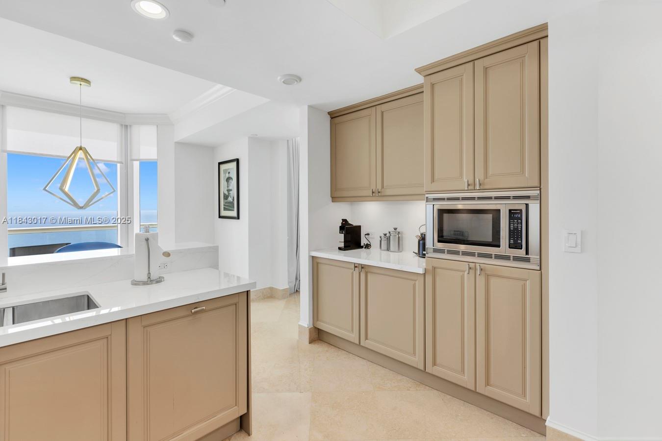 image Acqualina Ocean Residence11