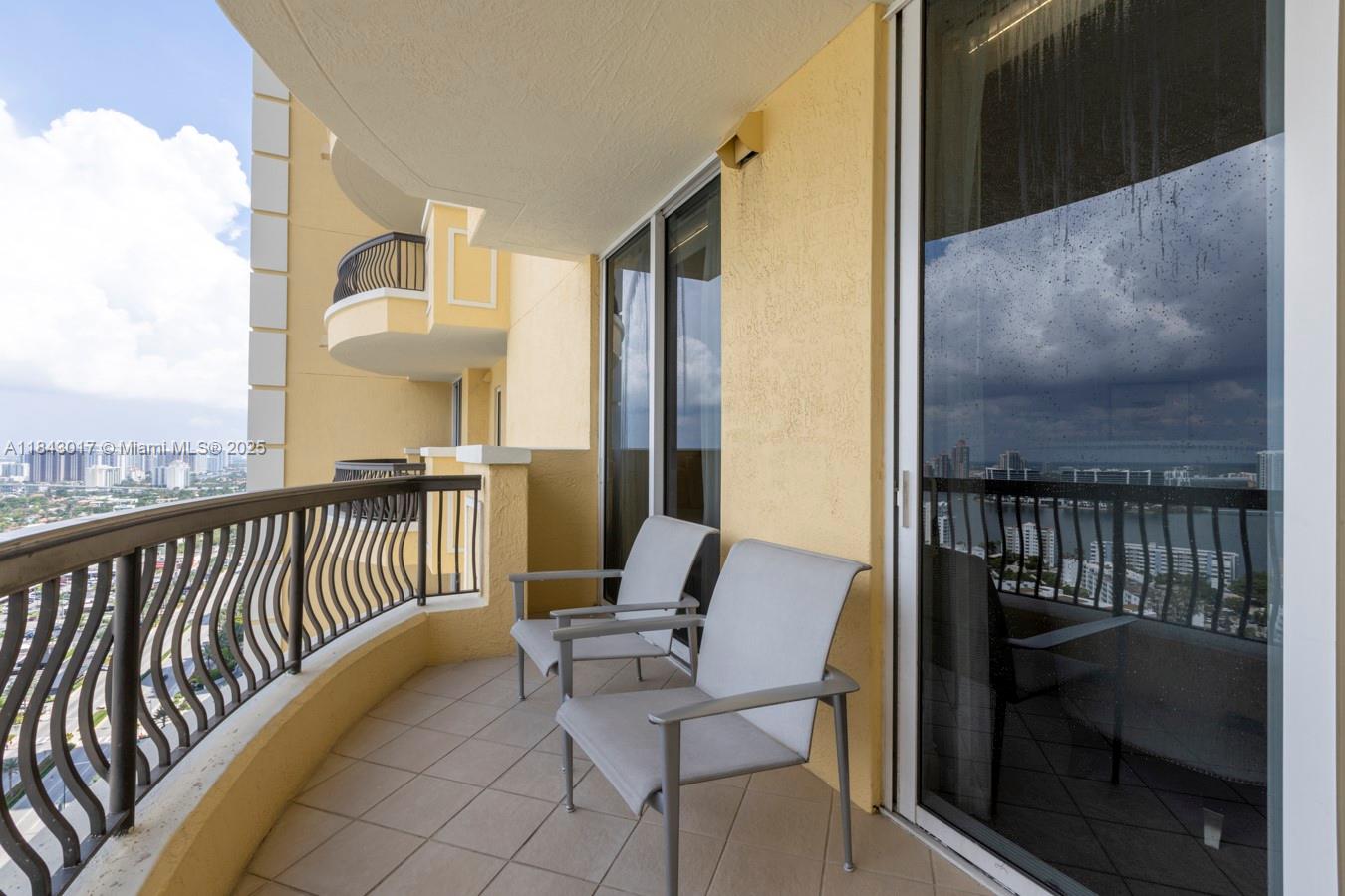 image Acqualina Ocean Residence17