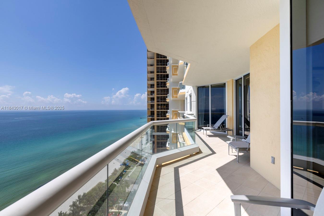 image Acqualina Ocean Residence1