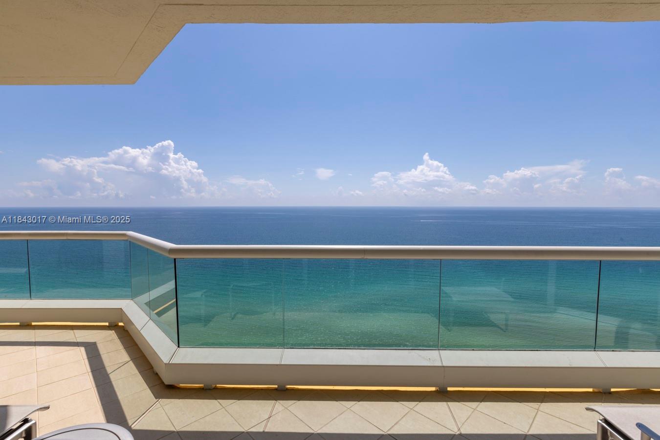 image Acqualina Ocean Residence2