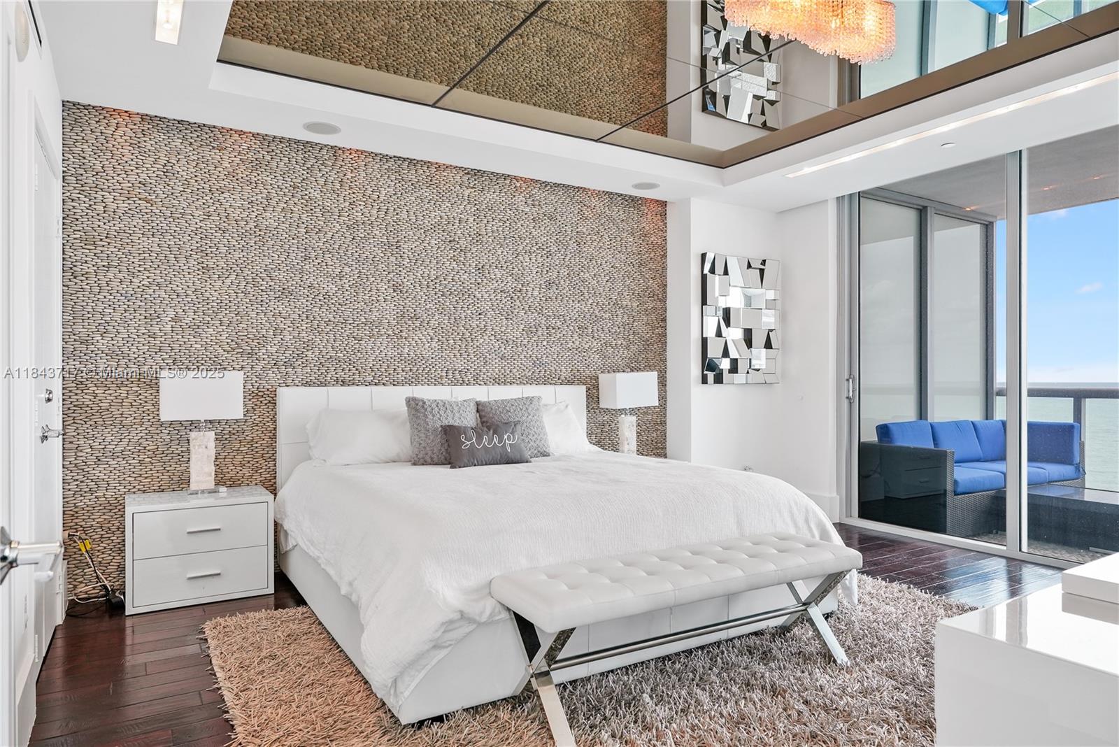 image Carillon South Tower7