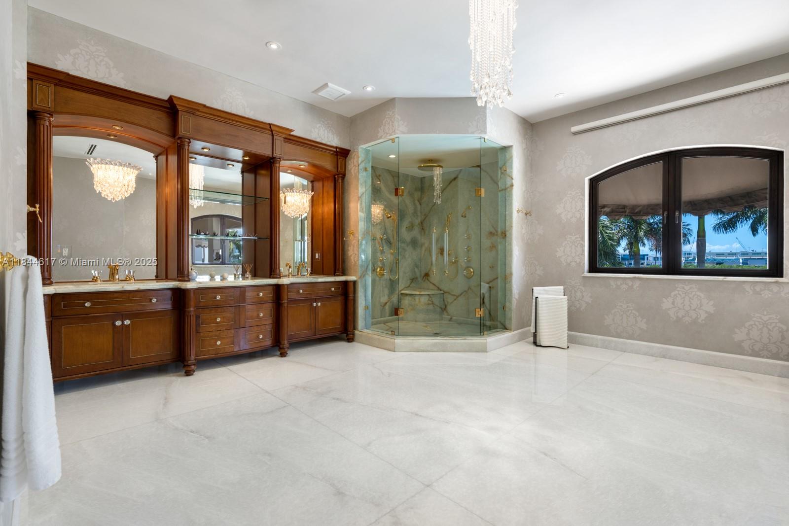 198 Palm Ave Miami Beach, FL 33139