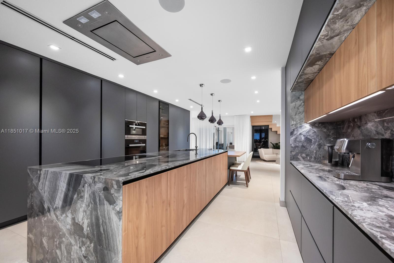 431 Layne Blvd Hallandale Beach, FL 33009 431 Layne Blvd Hallandale Beach, FL 33009