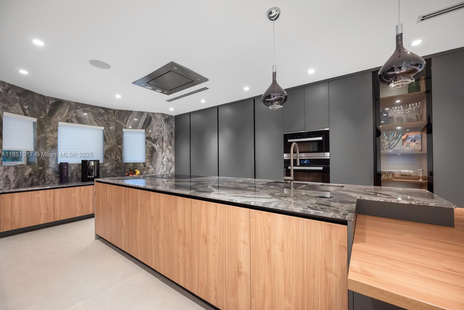 431 Layne Blvd Hallandale Beach, FL 33009 431 Layne Blvd Hallandale Beach, FL 33009