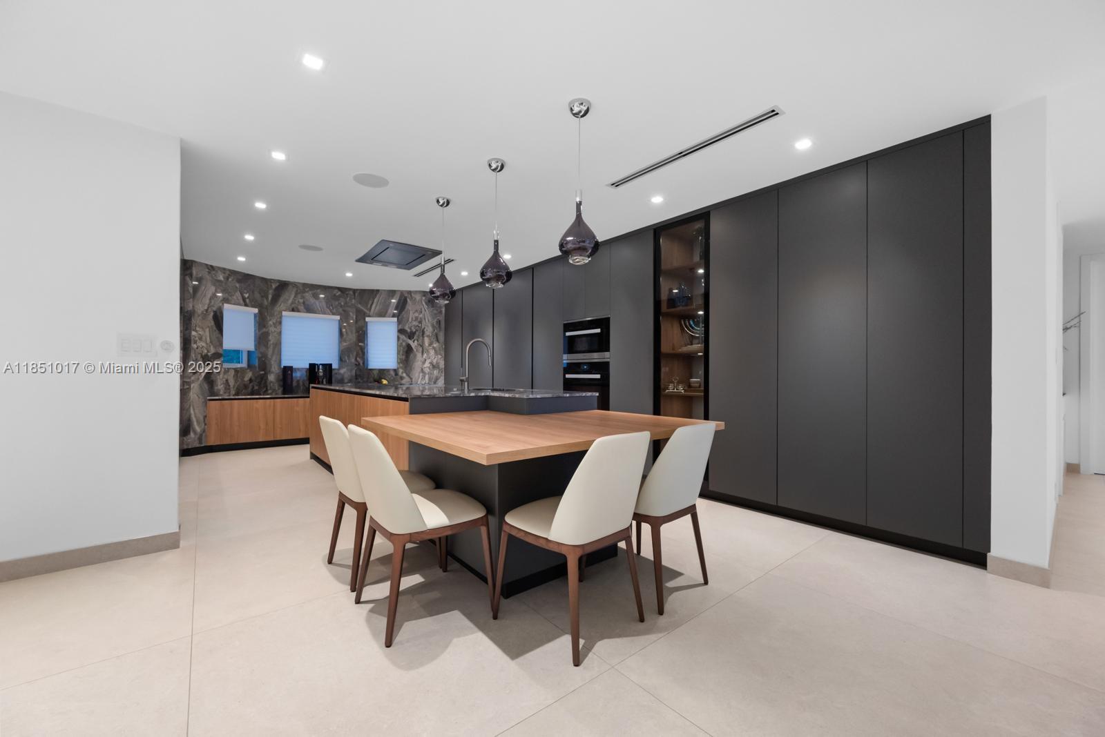 431 Layne Blvd Hallandale Beach, FL 33009 431 Layne Blvd Hallandale Beach, FL 33009