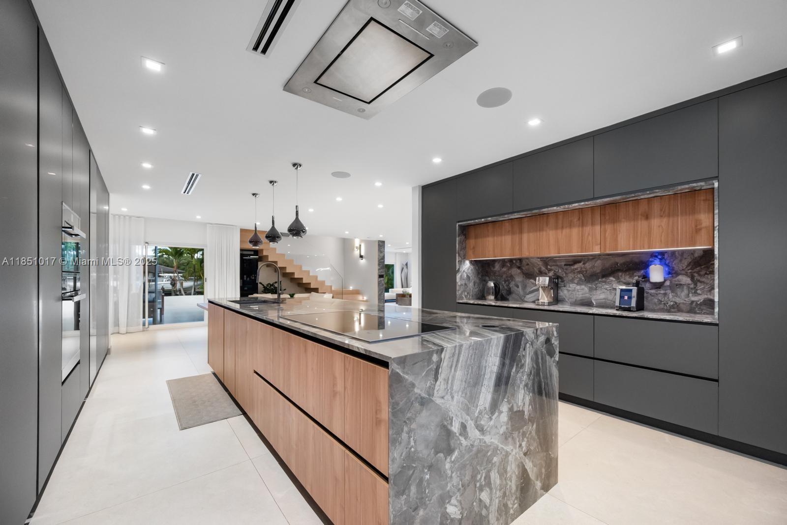 431 Layne Blvd Hallandale Beach, FL 33009 431 Layne Blvd Hallandale Beach, FL 33009