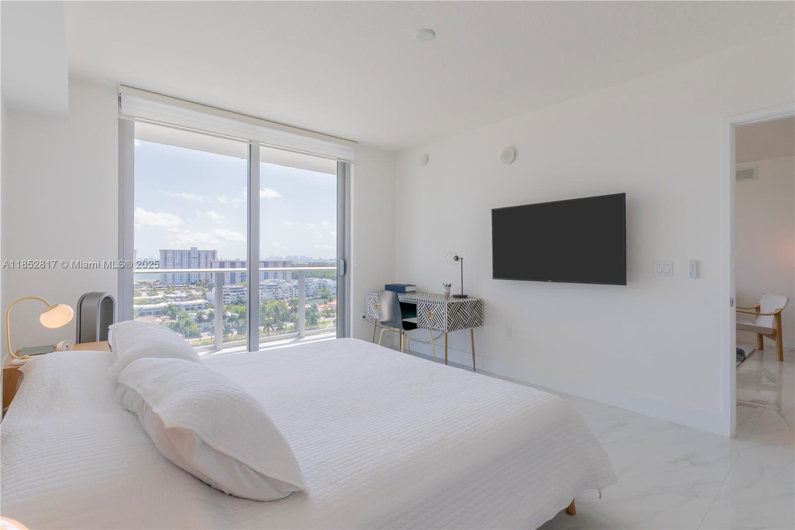 image PARQUE TOWERS CONDO11