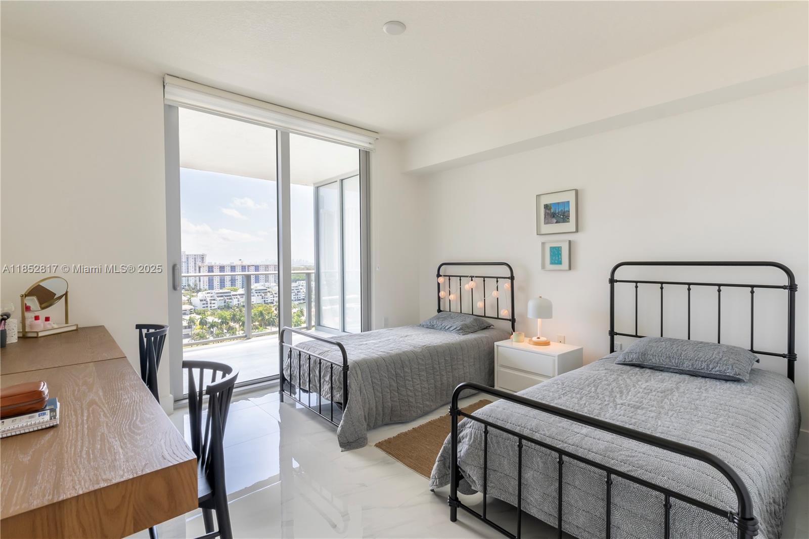 image PARQUE TOWERS CONDO18