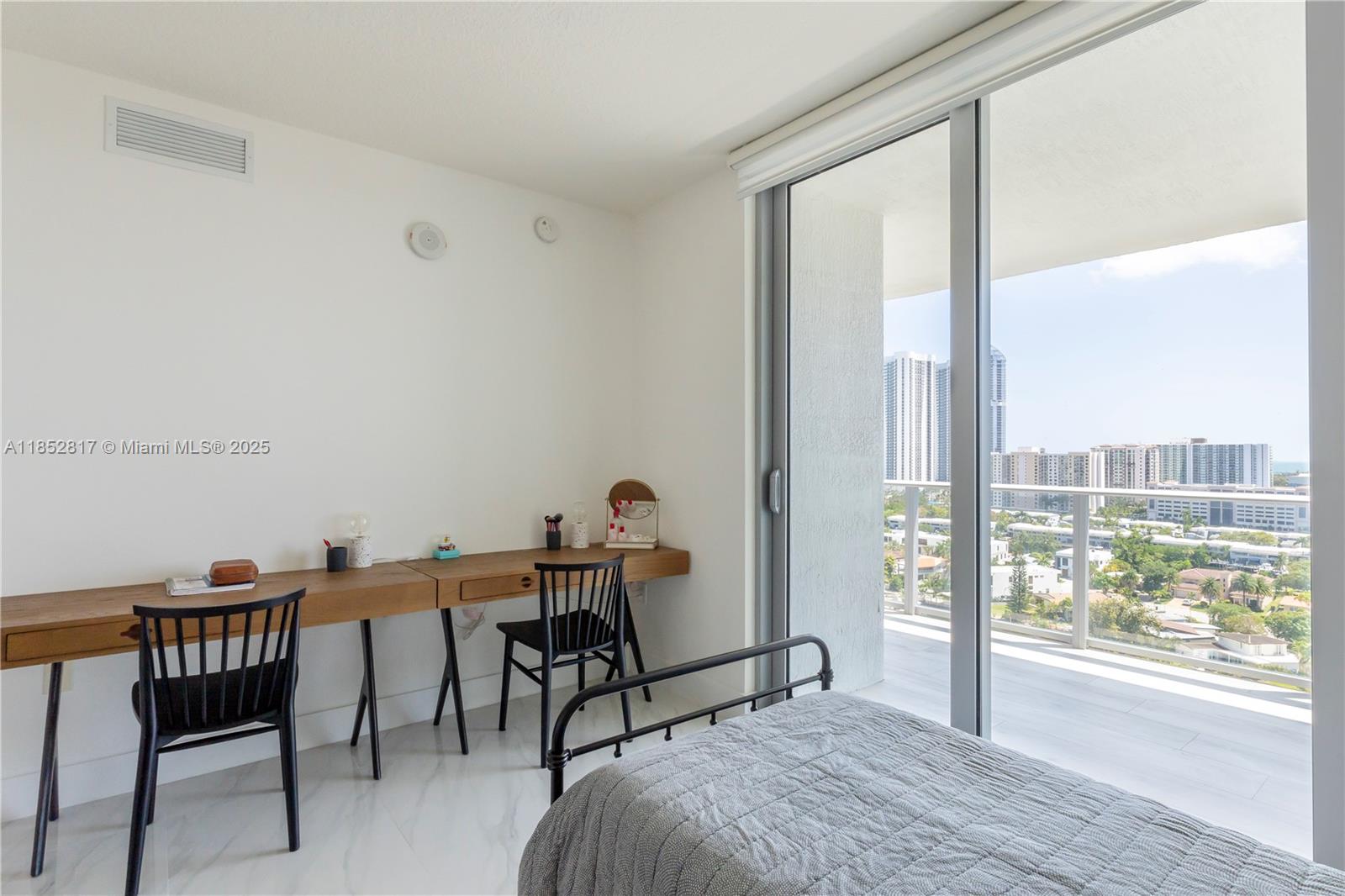 image PARQUE TOWERS CONDO20