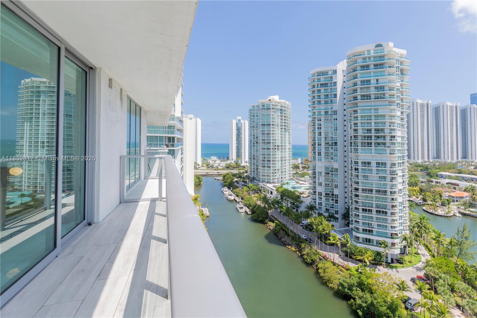 image PARQUE TOWERS CONDO22