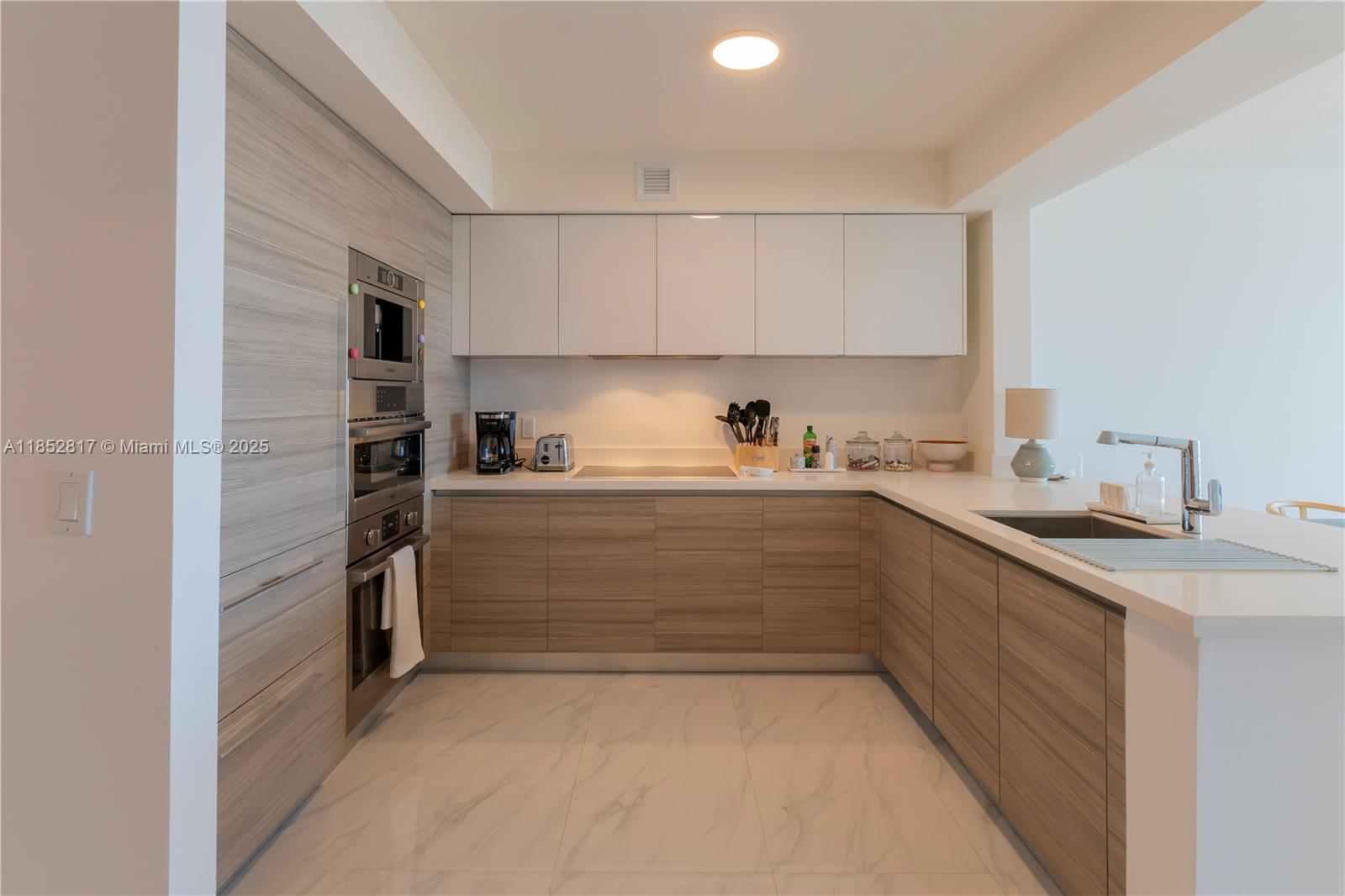 image PARQUE TOWERS CONDO3