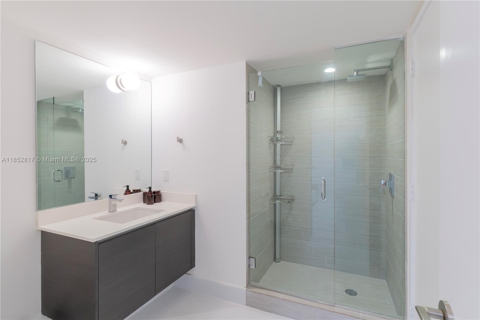 image PARQUE TOWERS CONDO8