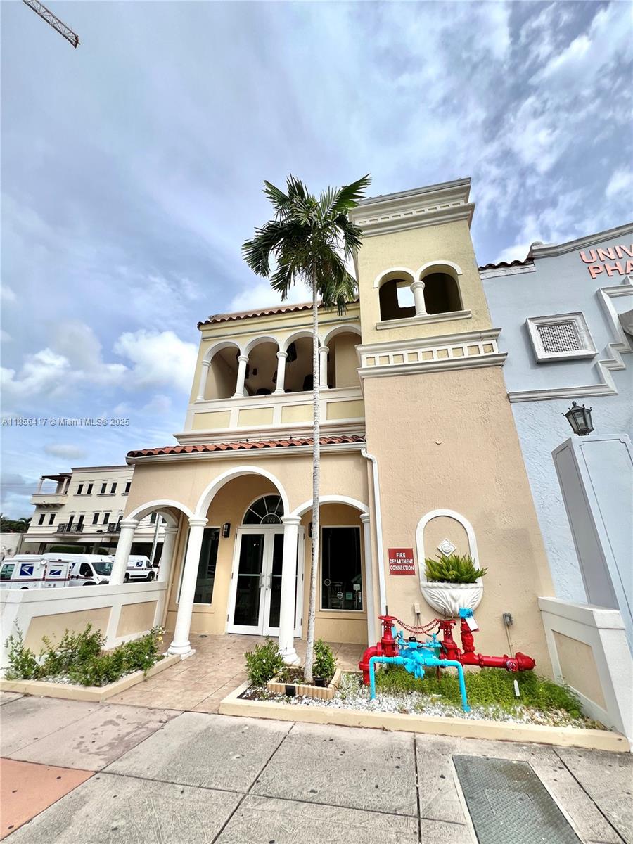 223 Valencia Ave