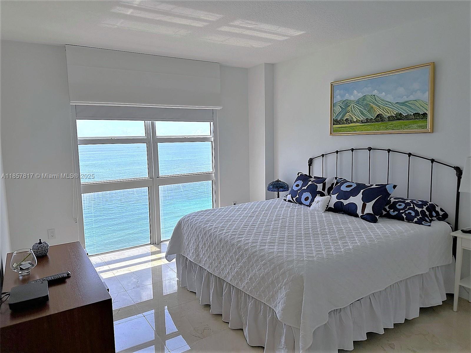 image 2080 Ocean Drive Condo11