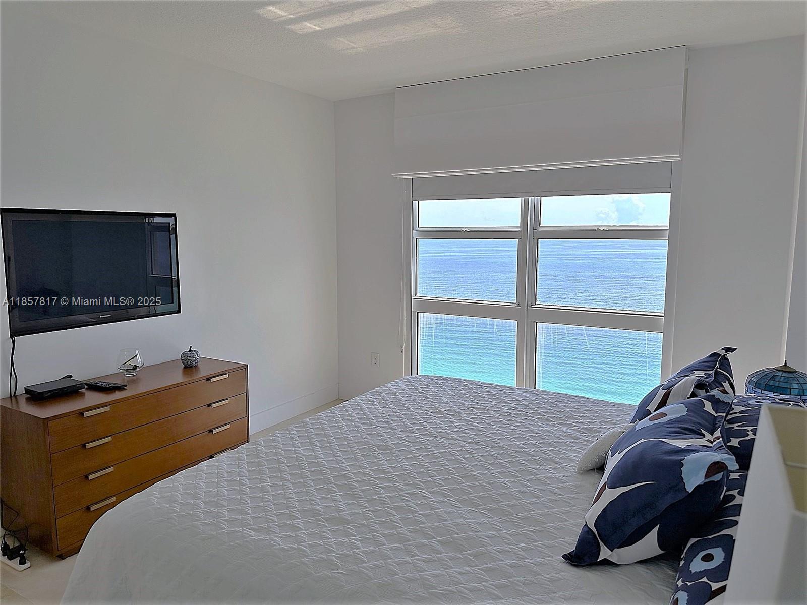 image 2080 Ocean Drive Condo12