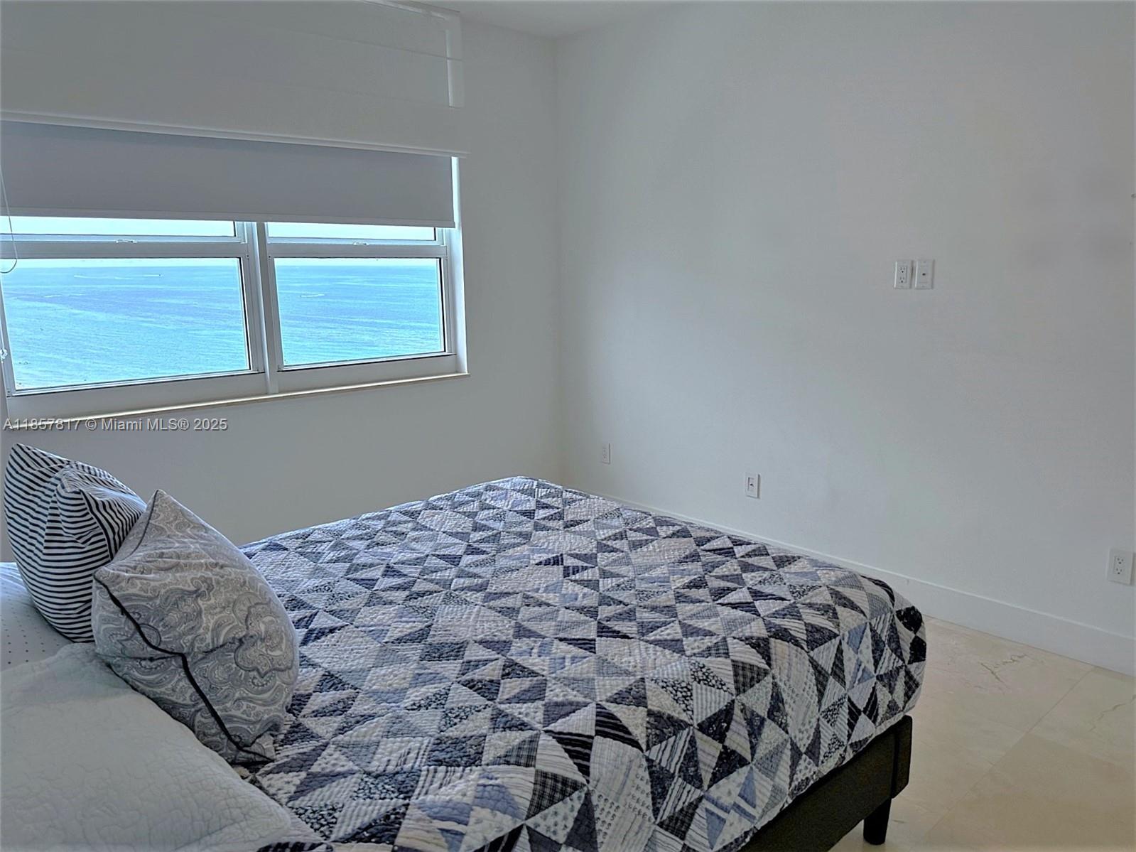 image 2080 Ocean Drive Condo17