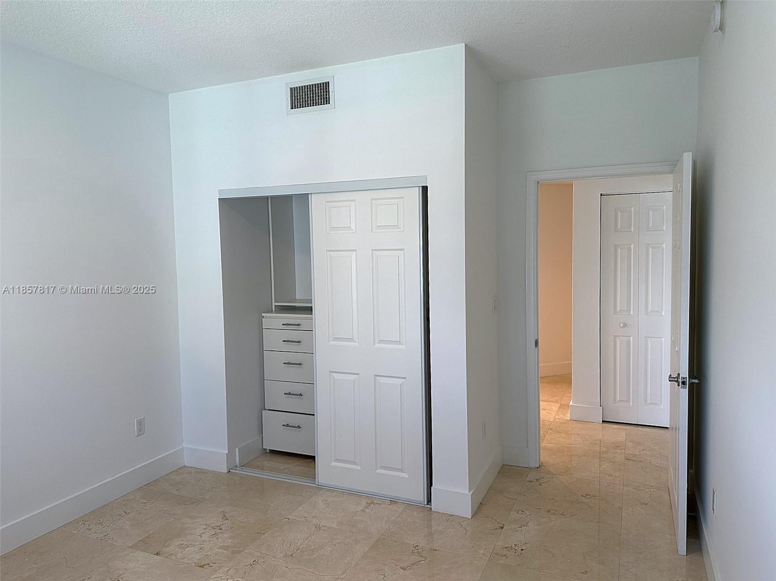 image 2080 Ocean Drive Condo20
