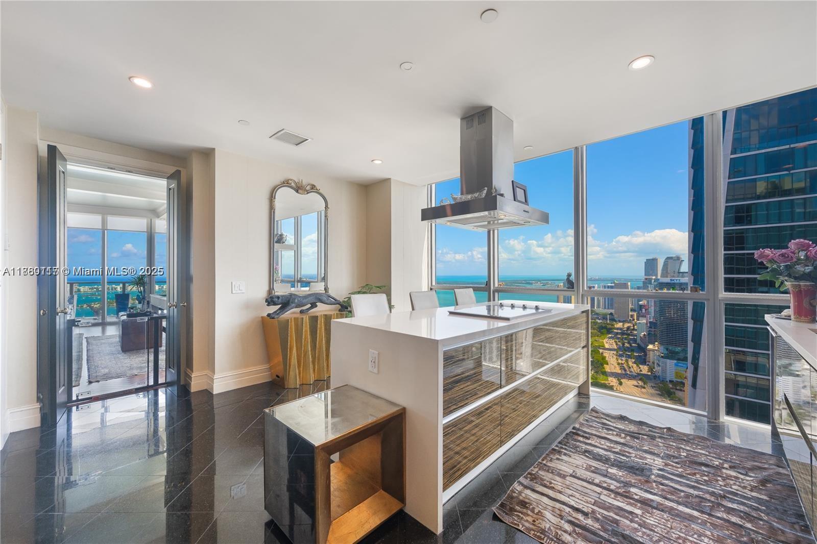 image Marquis Condo15