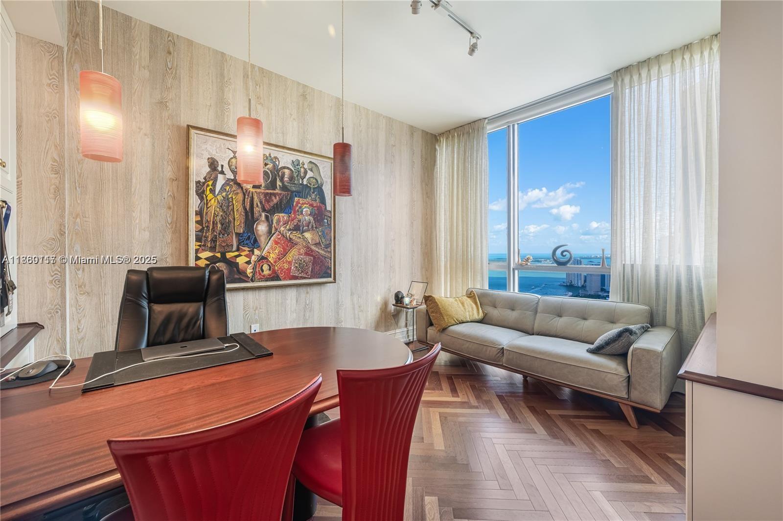 image Marquis Condo22