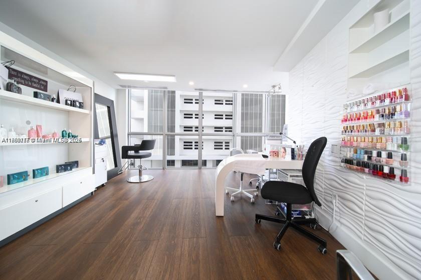image Marquis Condo40