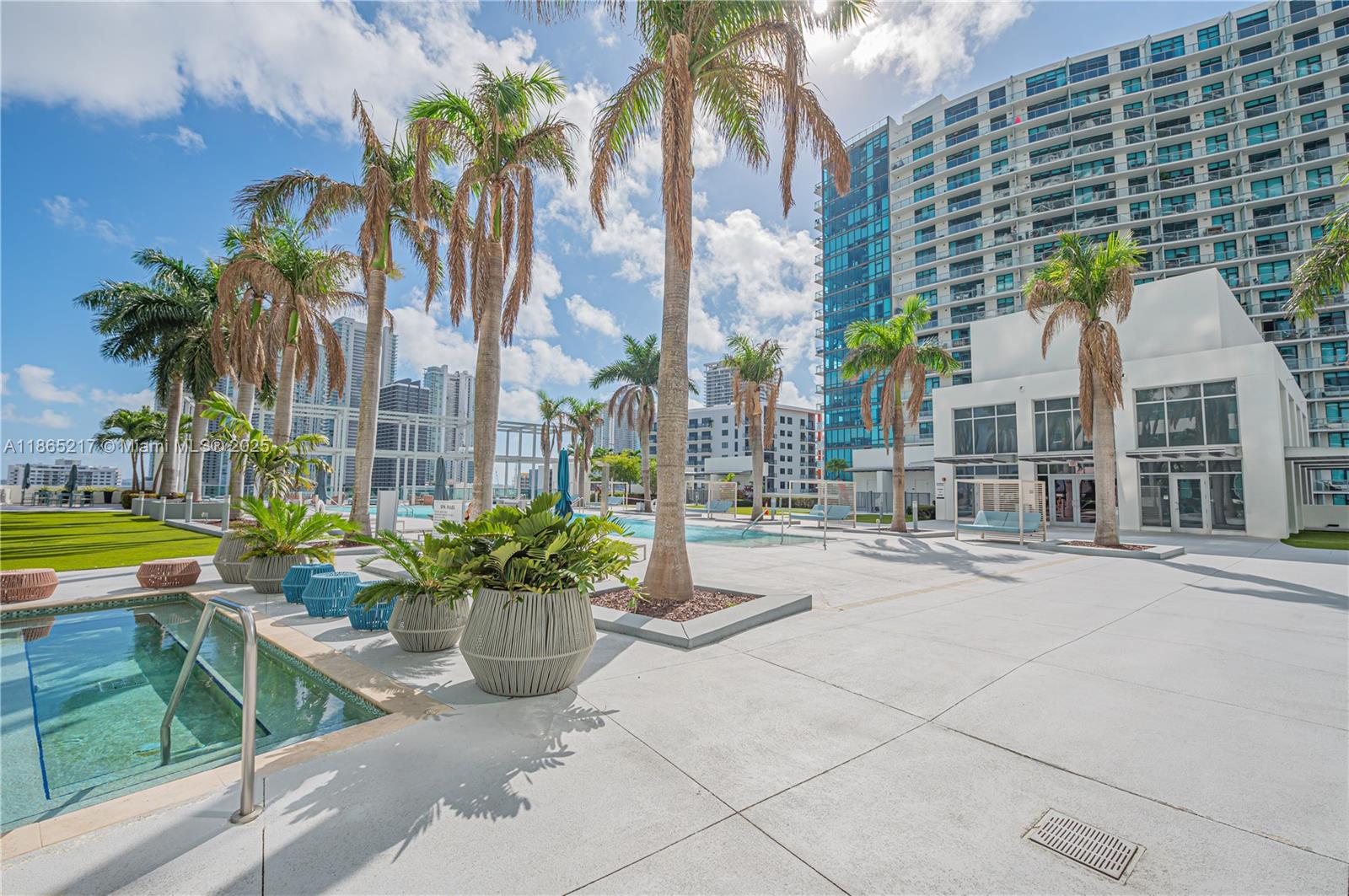 image Four Midtown Miami Condo9