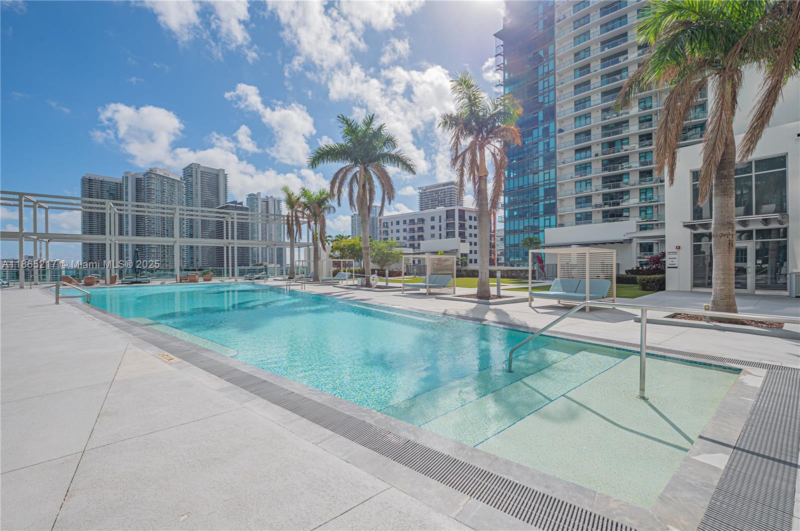 image Four Midtown Miami Condo10