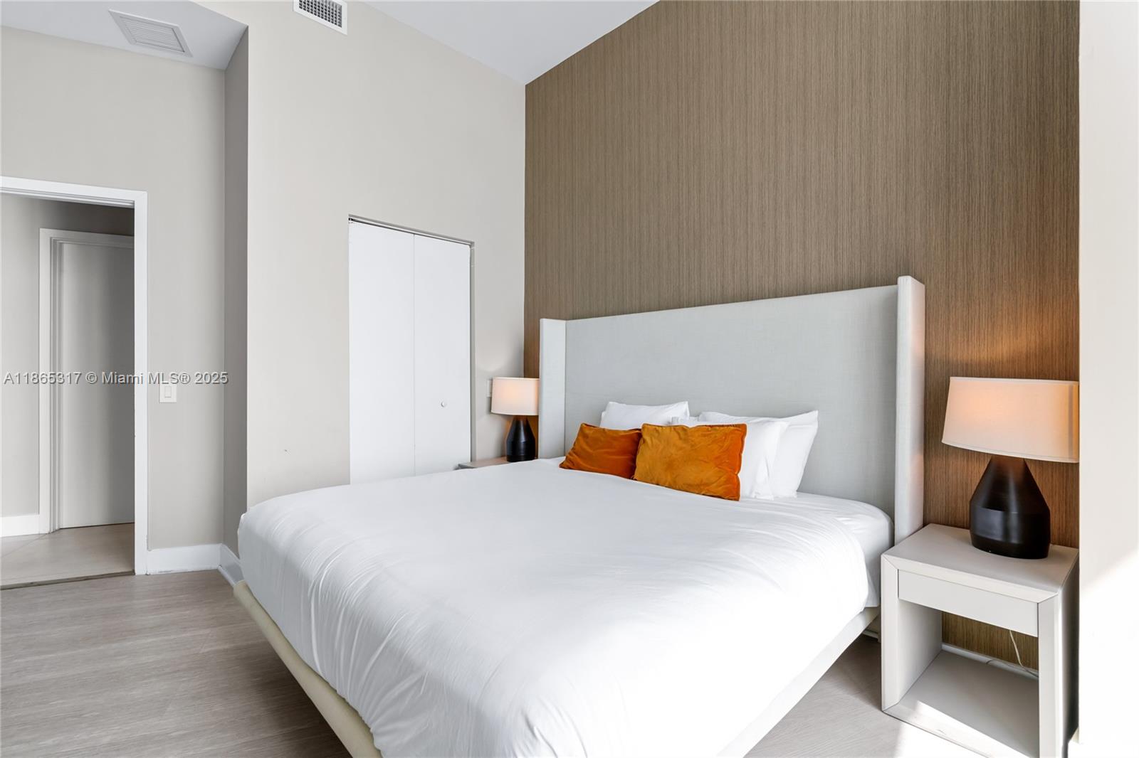 4111 S Ocean Dr #702 Hollywood, FL 33019