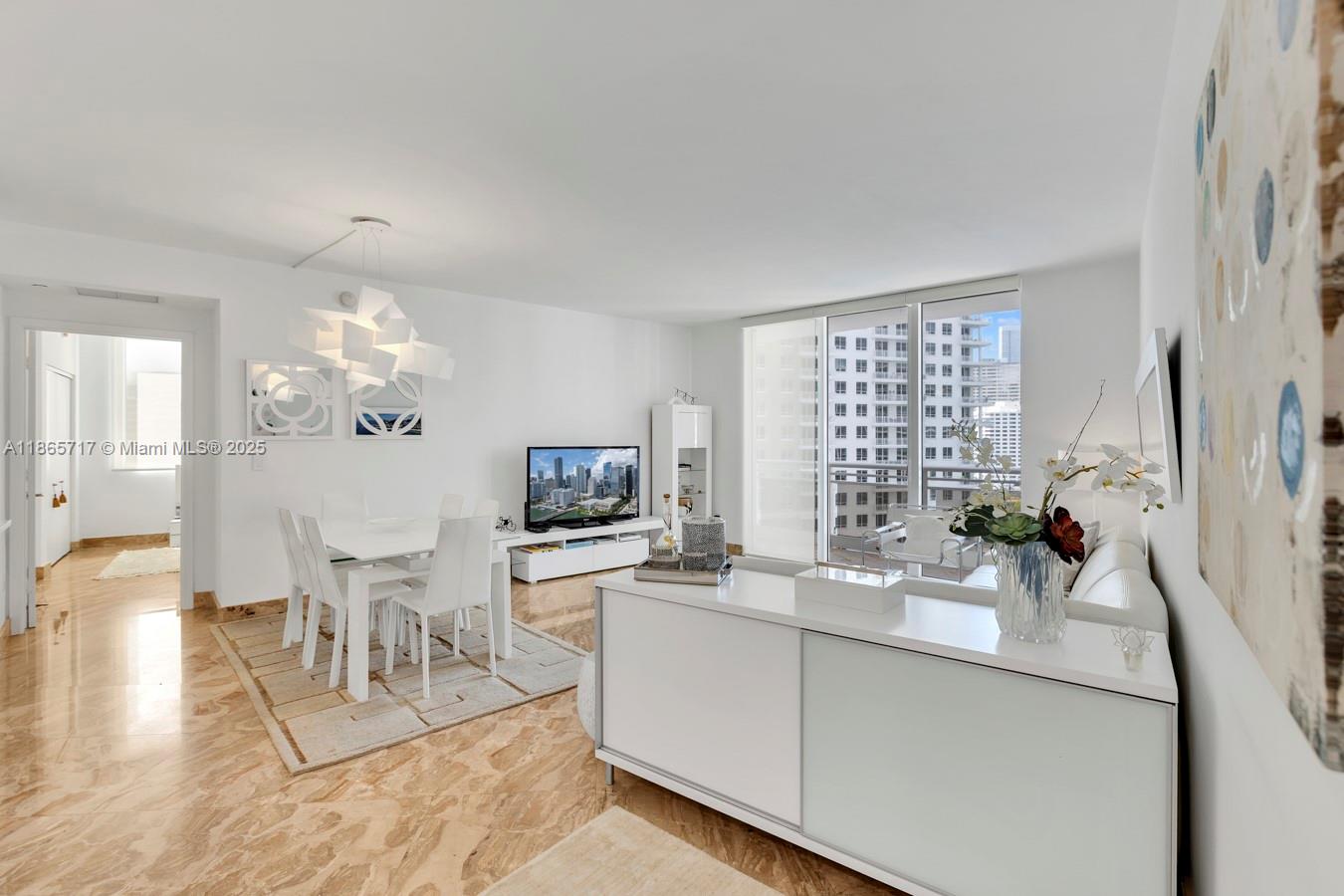 image Carbonell Condo1