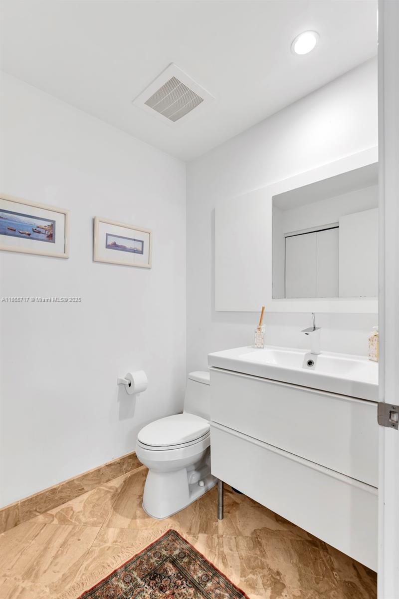 image Carbonell Condo24