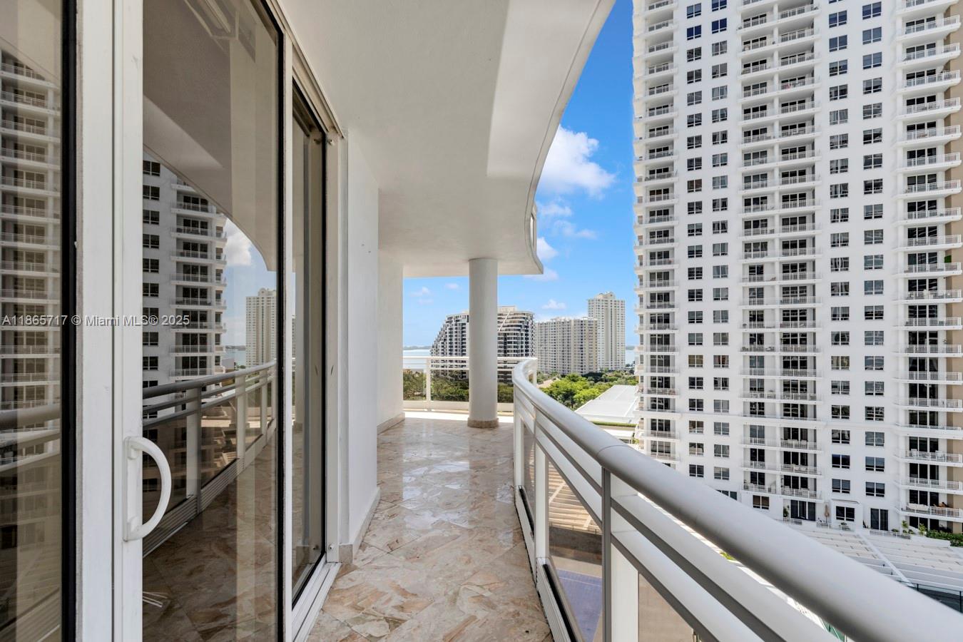 image Carbonell Condo27
