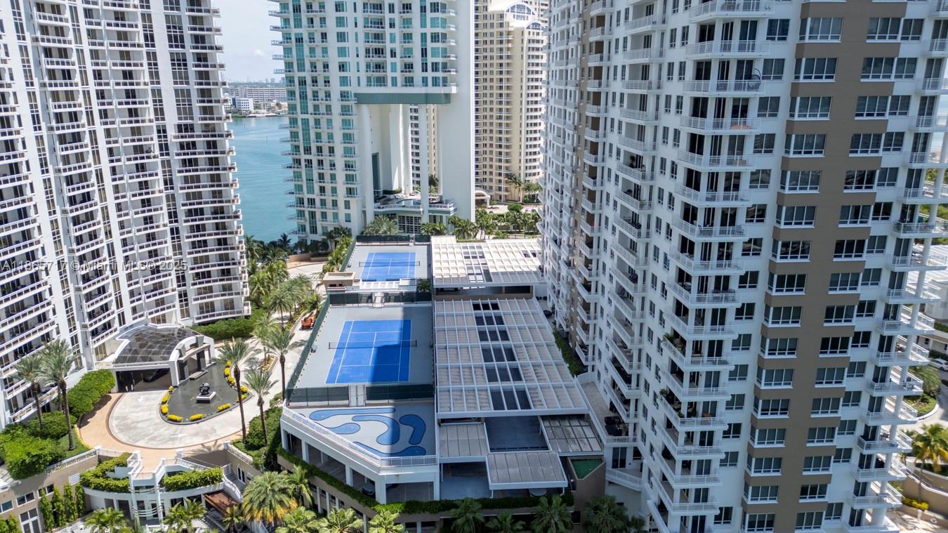 image Carbonell Condo36