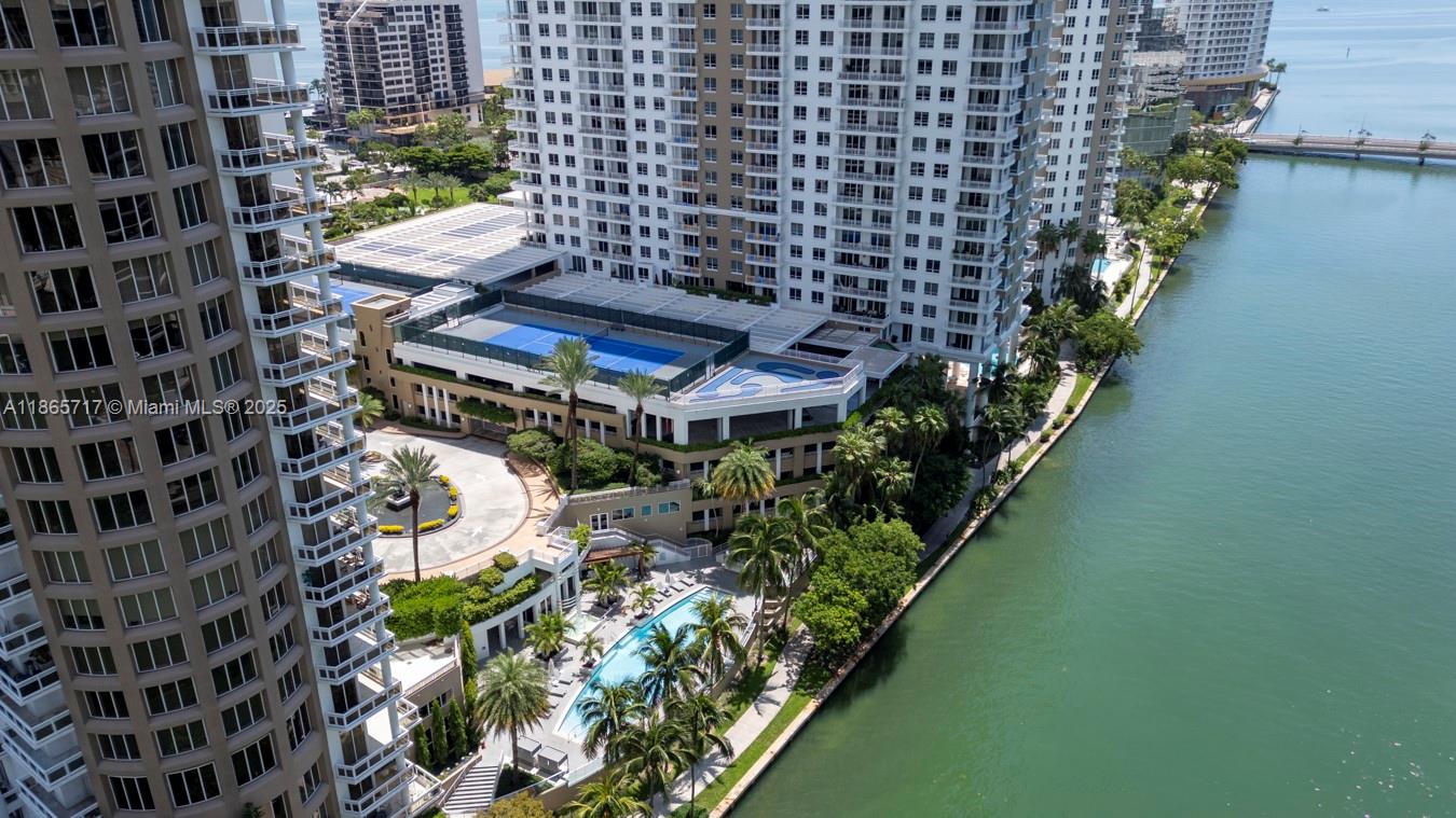 image Carbonell Condo38