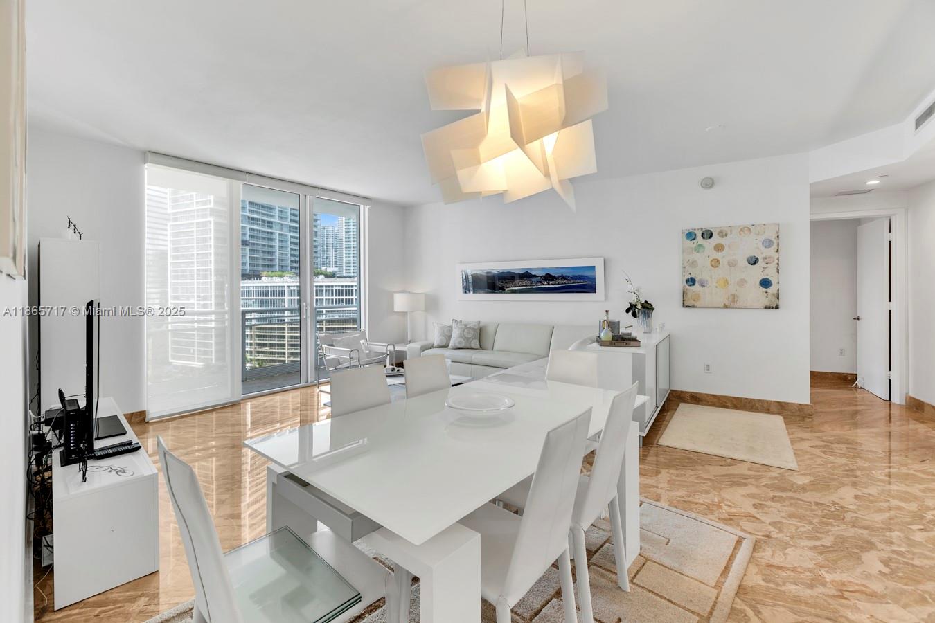 image Carbonell Condo3