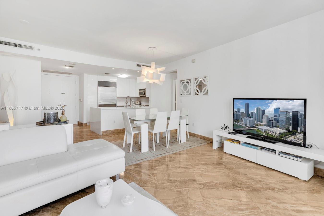 image Carbonell Condo8