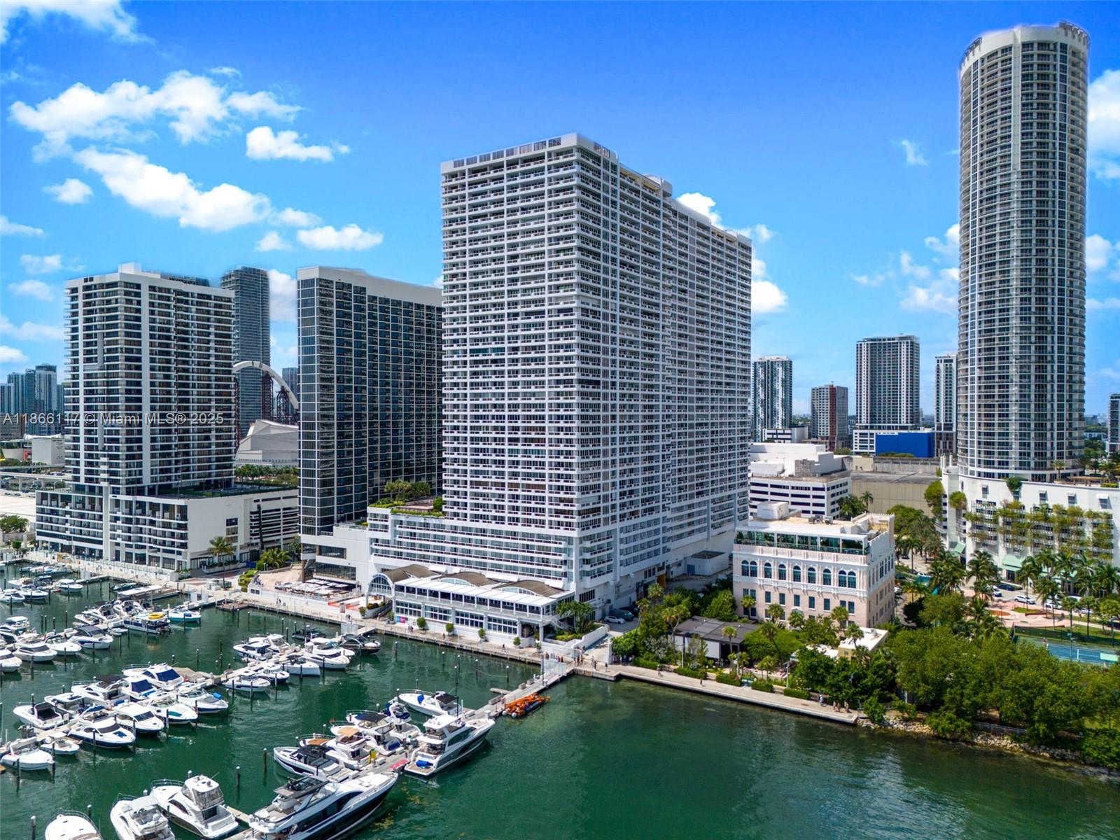 1717 N Bayshore Dr #A-3752