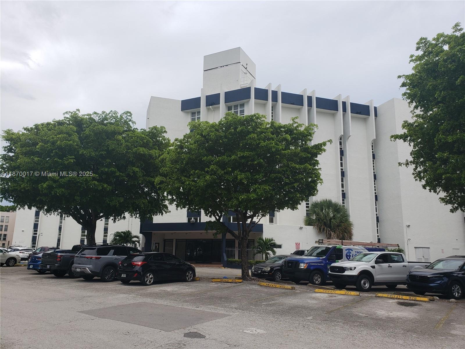 9682 Fontainebleau Blvd #106