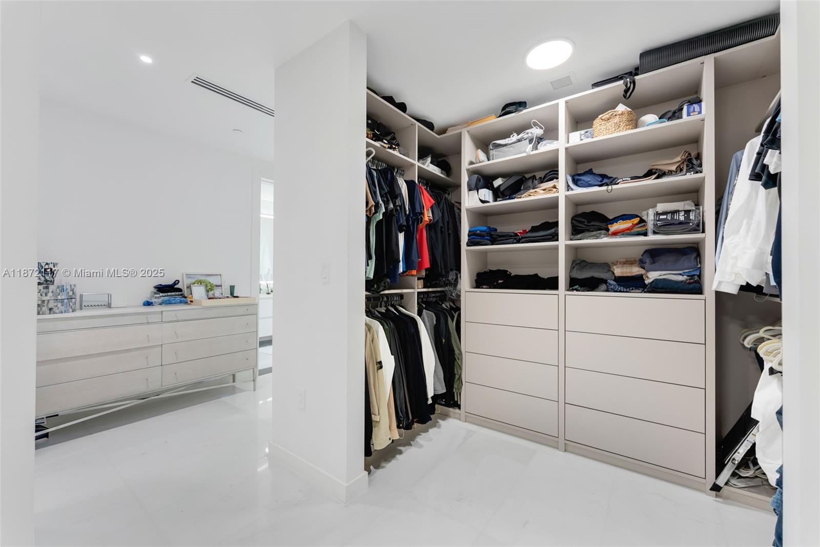 image Aston Martin Residences18