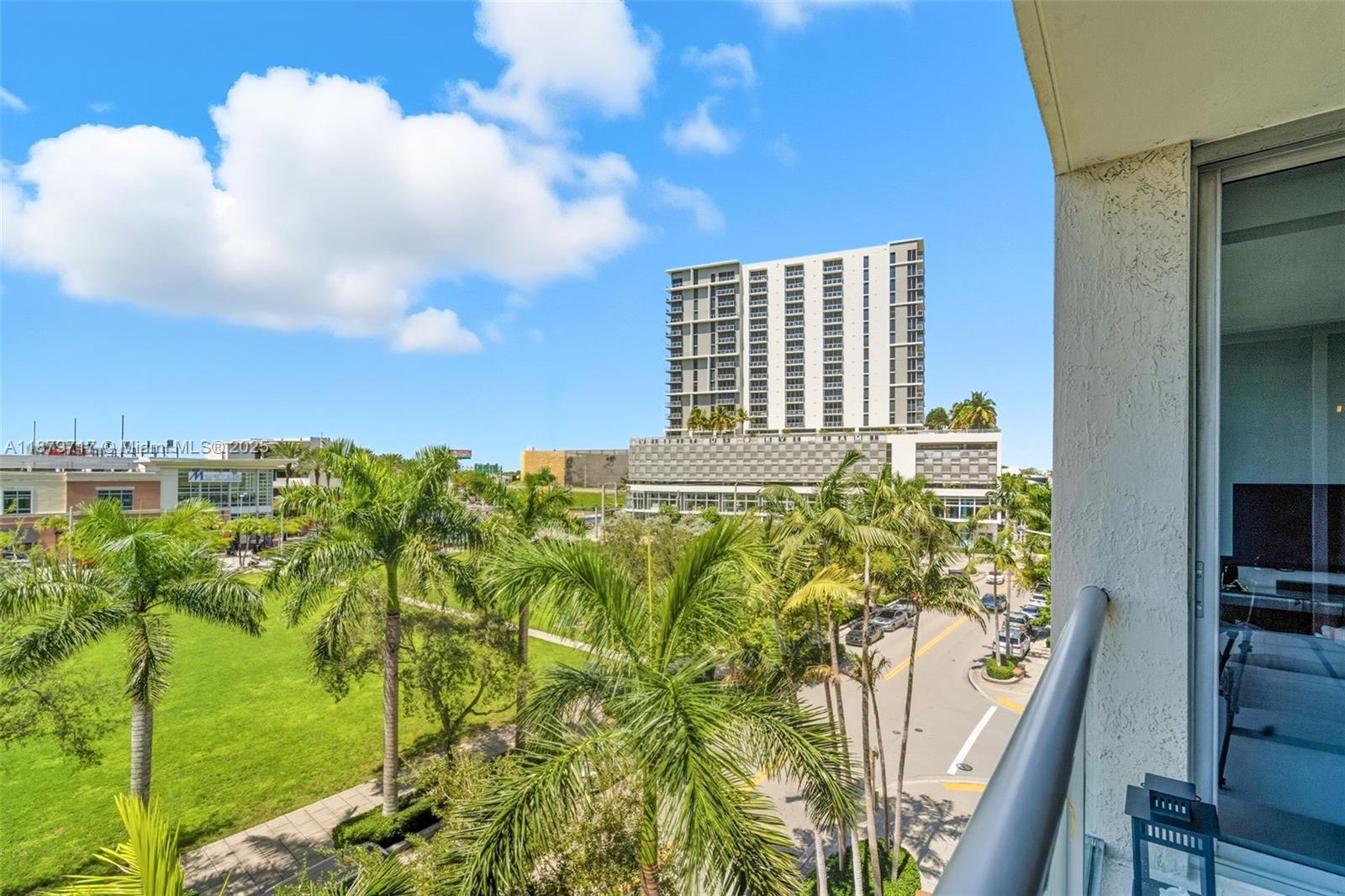 image Two Midtown Miami Condo12