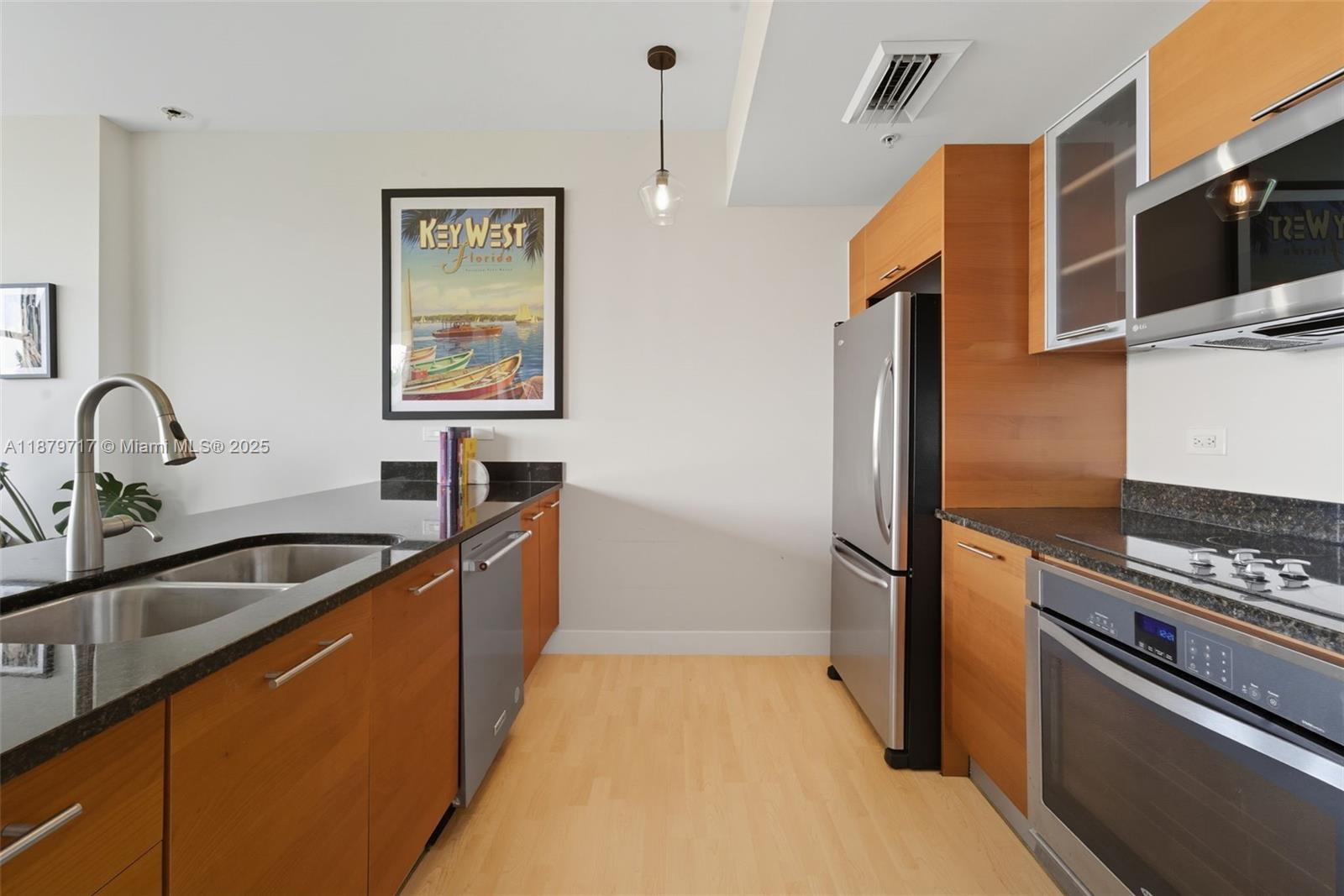image Two Midtown Miami Condo6