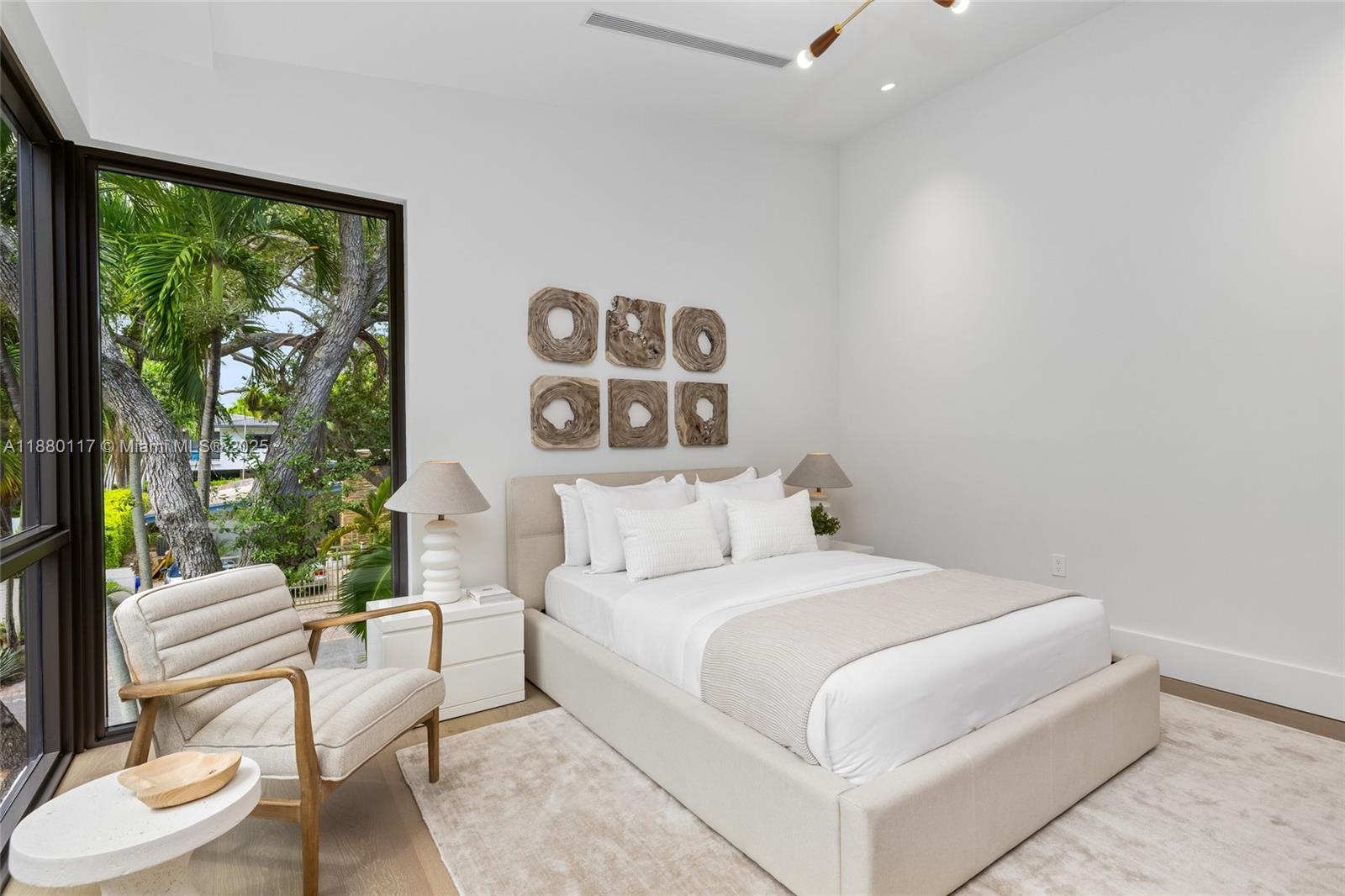 4024 Bonita Ave Miami, FL 33133