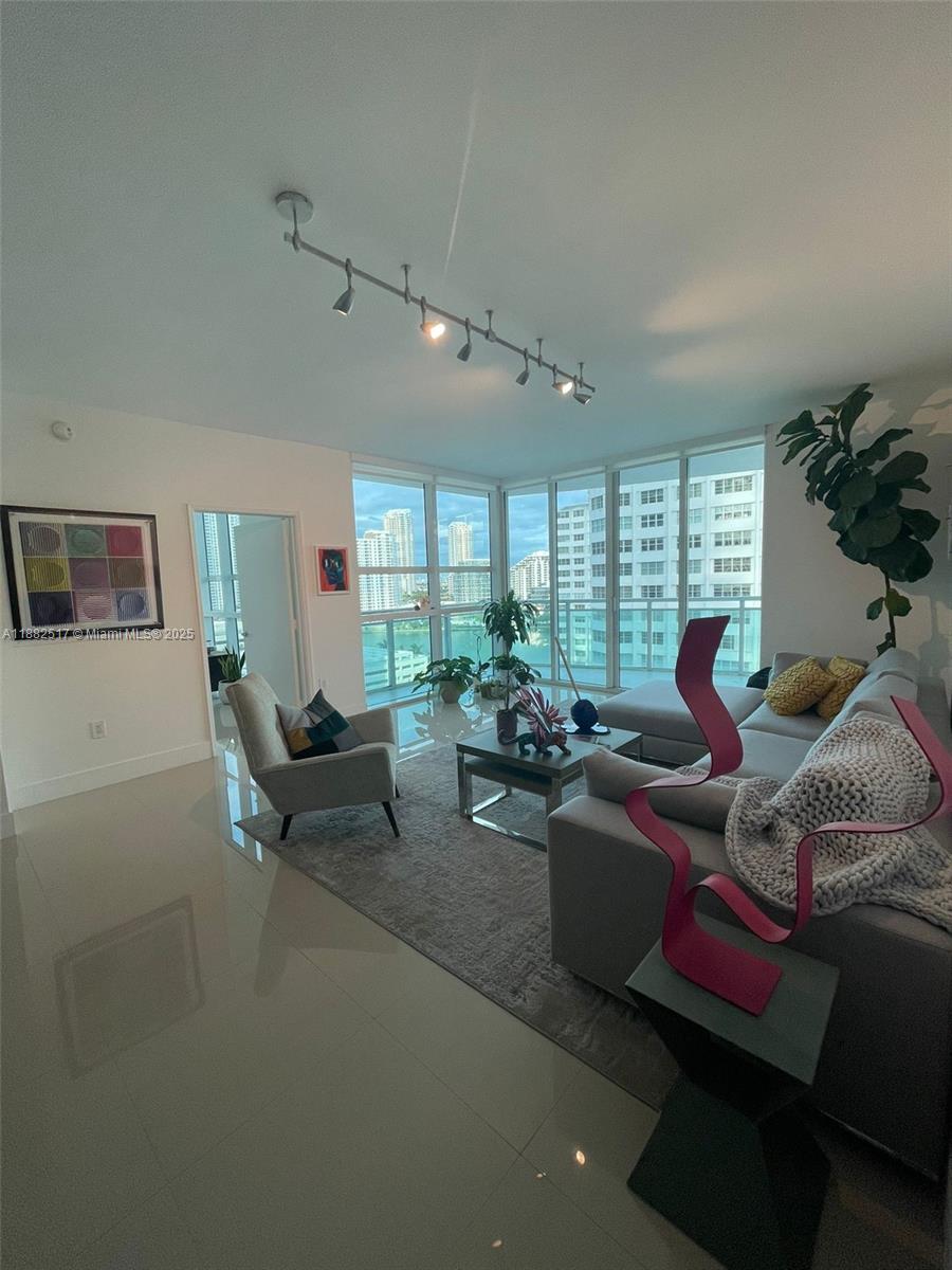 image Plaza On Brickell1