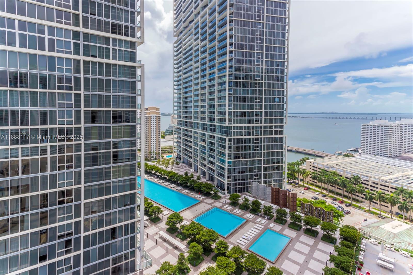 image Icon Brickell21