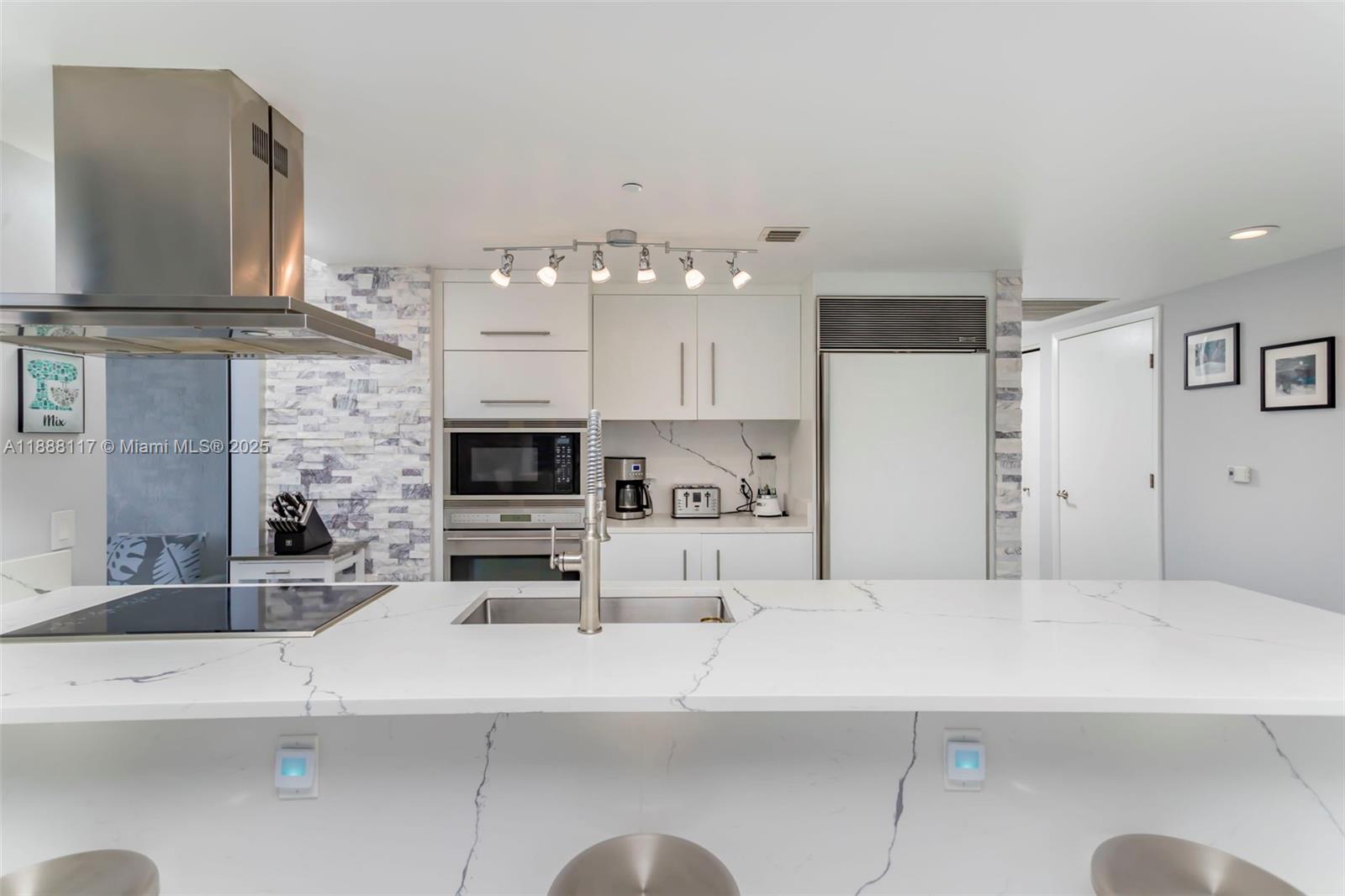 image Icon Brickell7