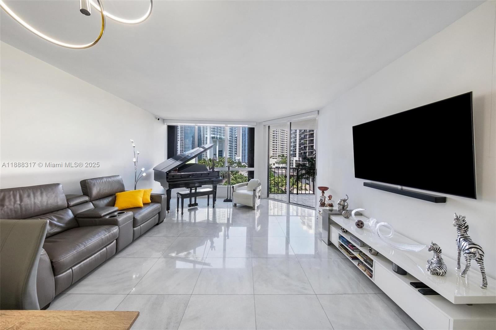 image Brickell Key One19
