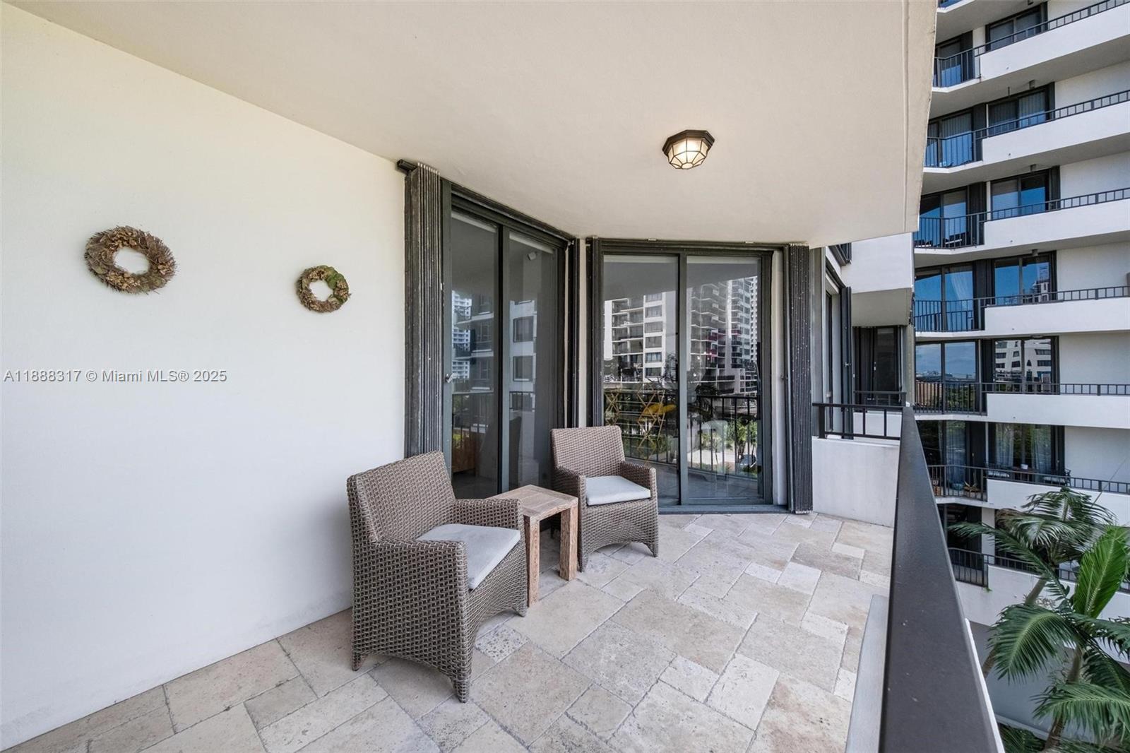 image Brickell Key One3