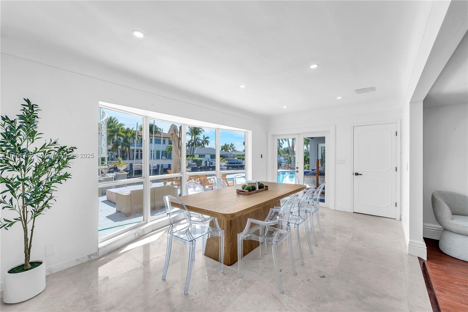 4440 NE 23rd Ave Lighthouse Point, FL 33064