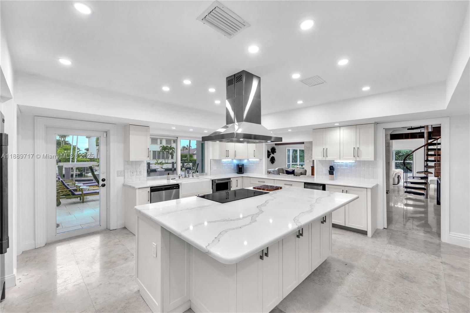 4440 NE 23rd Ave Lighthouse Point, FL 33064