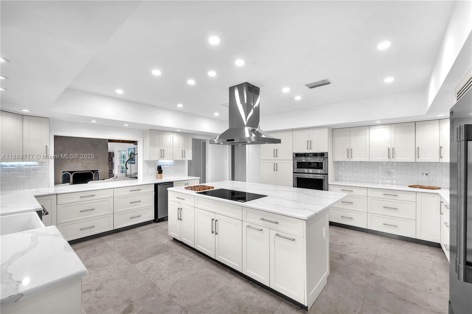 4440 NE 23rd Ave Lighthouse Point, FL 33064