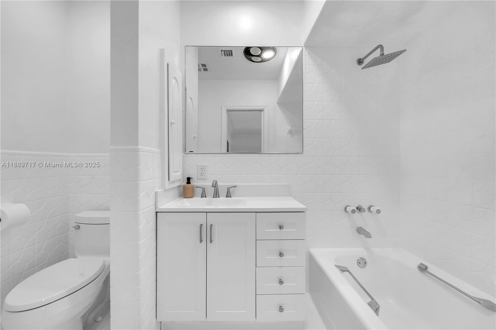 4440 NE 23rd Ave Lighthouse Point, FL 33064